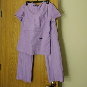 Eckored scrub set